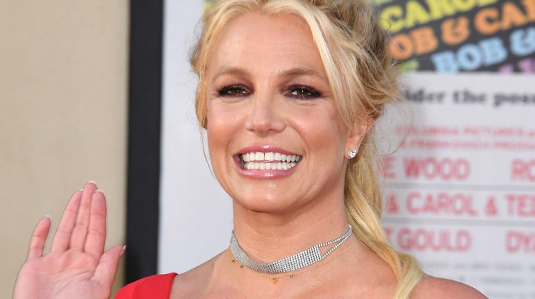 Britney Spears en una nube tras la destitución de su padre como su