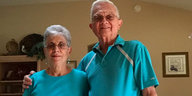 abuelitos-matching-outfits