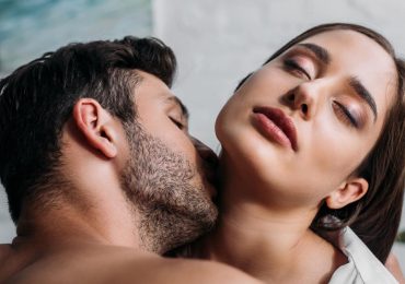 qué significan los besos en el cuello por que los besos en el cuello excitan
