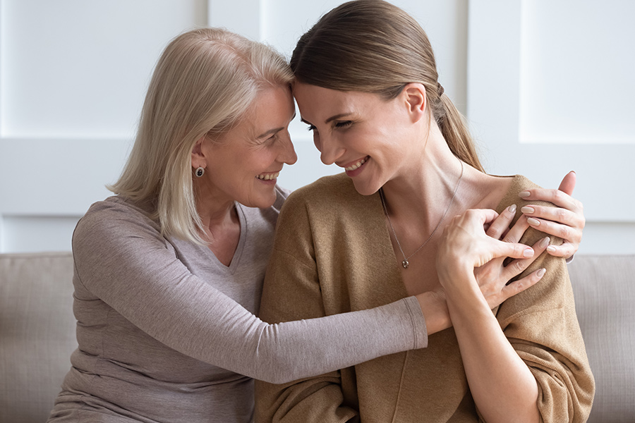 Las mujeres comienzan a comportarse como sus mamás a partir de los 33 años