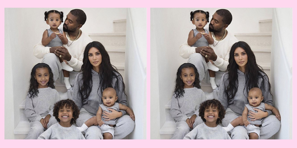kim kardashian west foto familiar kanye hijos escalera pants gris