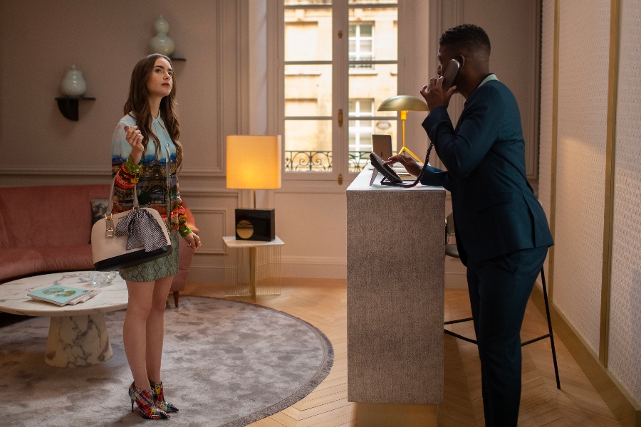 outfits de lily collins en emily in paris