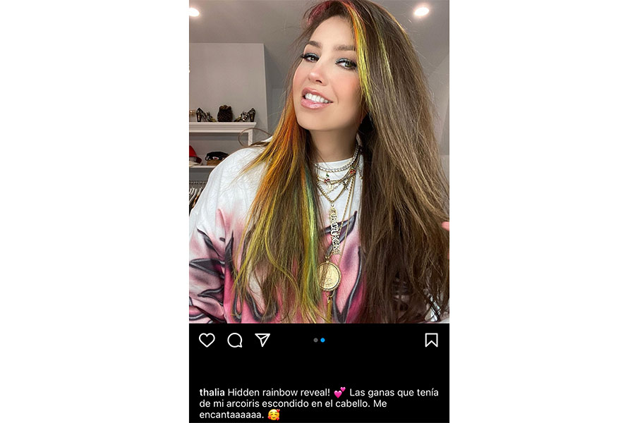 El nuevo pelo de Thalia arcoiris