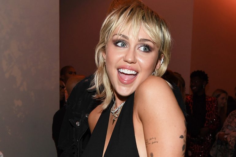 Miley Cyrus revela cómo tiene sexo seguro en esta pandemia