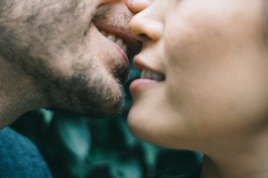 8 juegos besos para una fiesta o experimentar con tu pareja – Revista Cosmopolitan