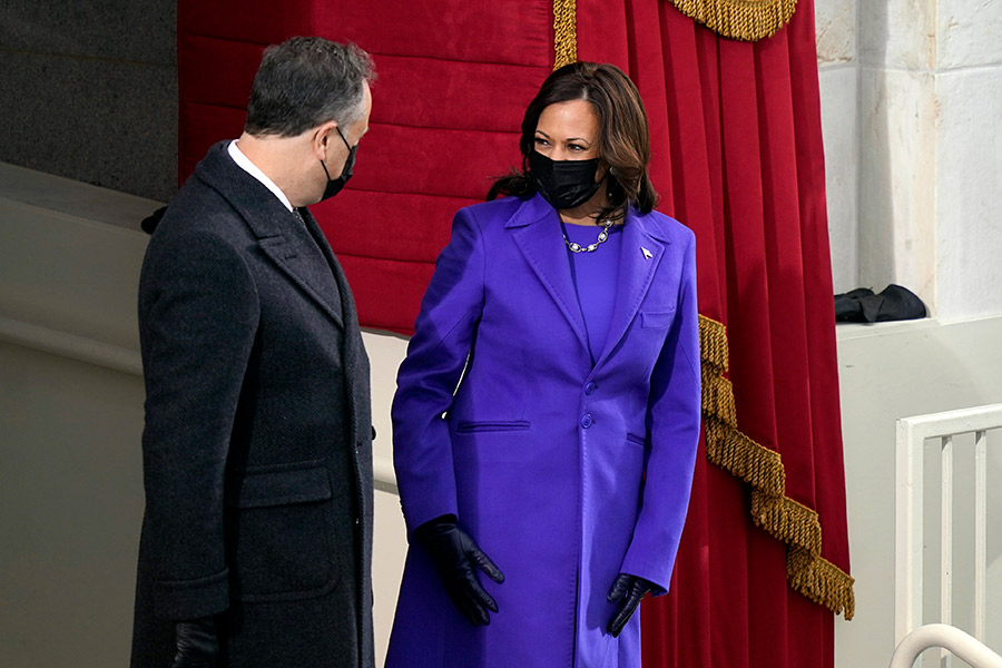 ¿Qué significa el color púrpura de los looks de Michelle Obama, Hillary Clinton y Kamala Harris?