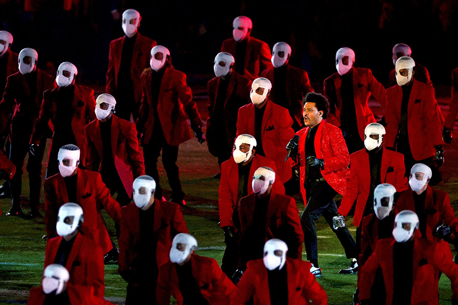 The Weeknd en el Super Bowl: las reacciones y las burlas por el espectáculo de medio tiempo de