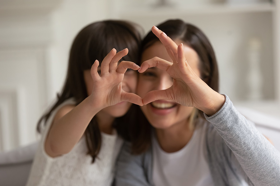 ¿Por qué los hijos de las mamás millennials son más felices? La ciencia dice