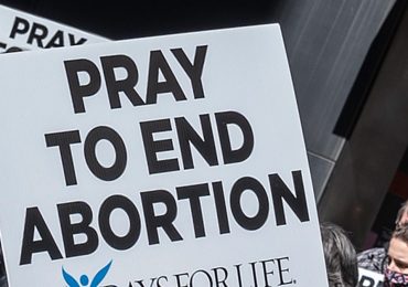 Texas podría permitir que violadores demanden a su víctima si decide abortar