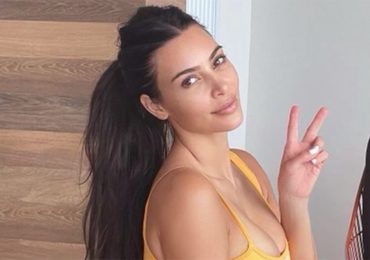 Kim Kardashian enloquece las redes con mini traje de baño