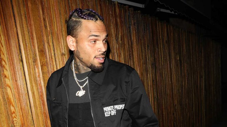 Otra vez: acusan a Chris Brown de golpear a una mujer