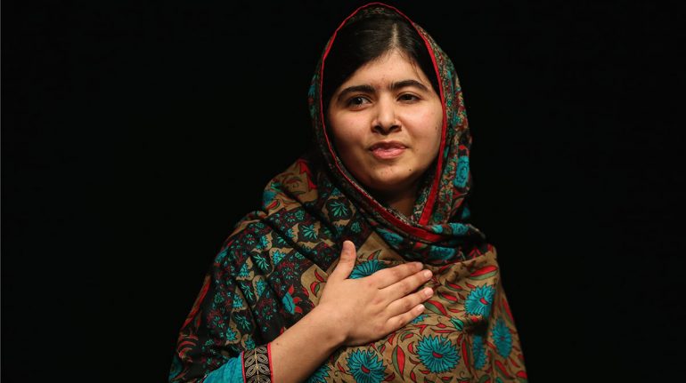 Malala pide a los países abrir sus fronteras a los refugiados afganos tras el avance talibán