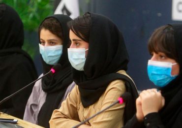 México recibe a primer grupo de mujeres afganas científicas por razones humanitarias