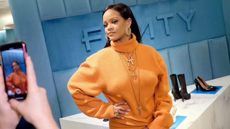 Rihanna es oficialmente billonaria gracias a su marca Fenty
