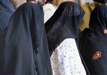 Talibanes permitirán a mujeres afganas ir a la universidad, pero sin clases mixtas