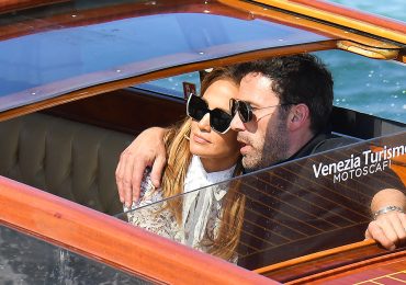 Jennifer Lopez y Ben Affleck derraman miel en el Festival de Venecia