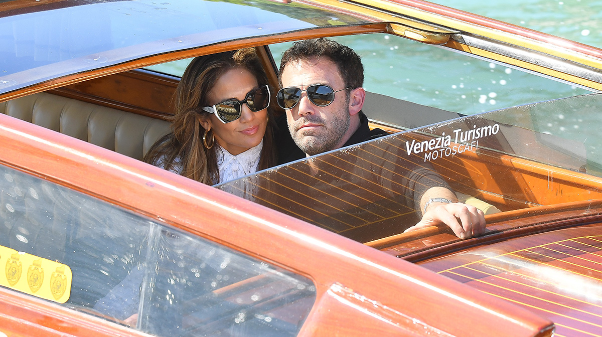 Jennifer Lopez y Ben Affleck derraman miel en el Festival de Venecia