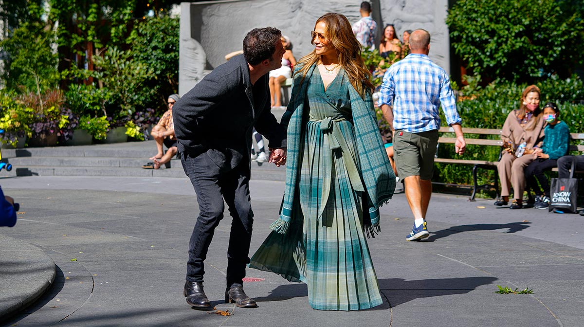 Jennifer Lopez y Ben Affleck besándose en las calles de NY