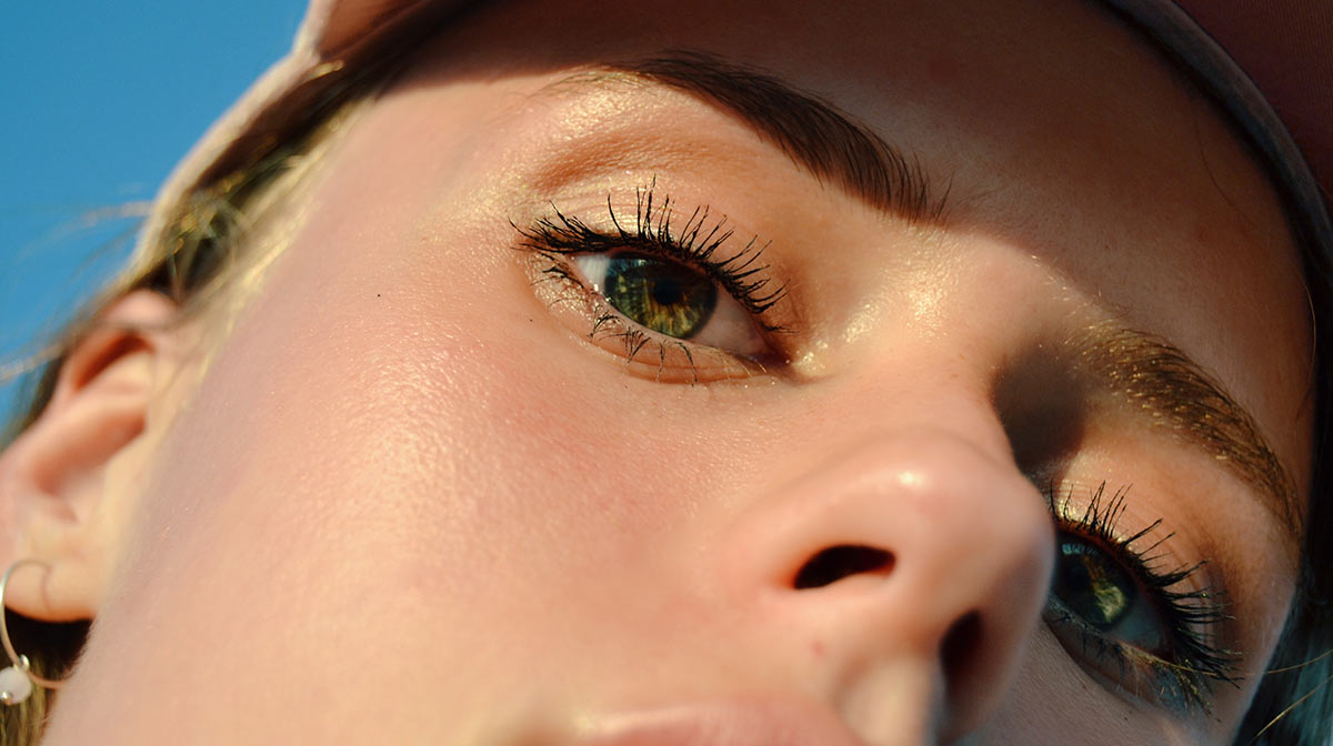 Haz que crezcan tus cejas y pestañas: 6 tips en tu beauty routine que marcarán diferencia