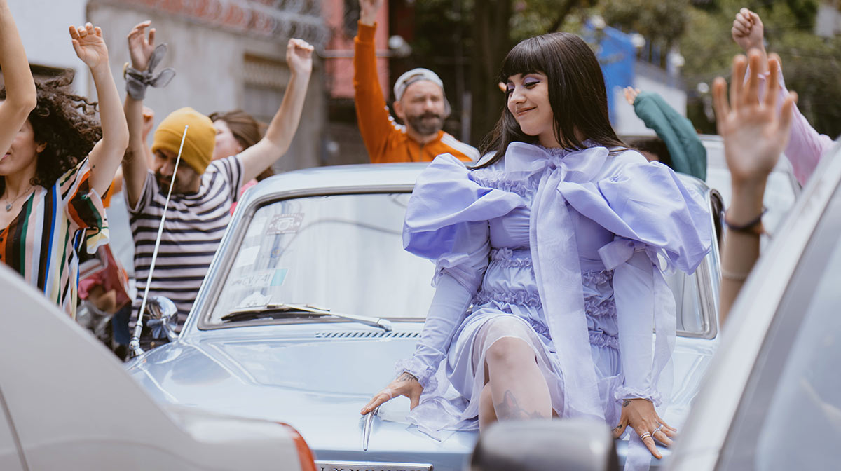 Algo cambió para Mon Laferte... su embarazo y la felicidad que llegó a su vida con una nueva actitud
