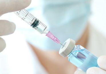 La primera vacuna contra el cáncer de mamá ya comenzó ensayos en humanos