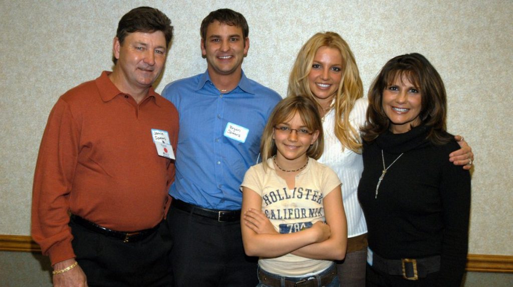 Papá de Britney Spears exige a su hija pagar a abogados