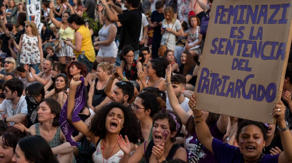 De dónde viene el término Feminazi y por qué es un error usarlo