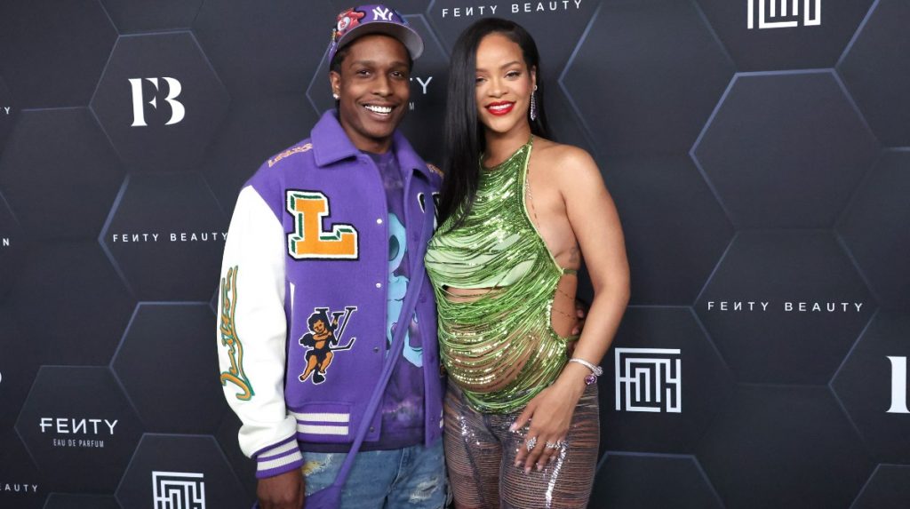 Lencería, leather y transparencias; Rihanna redefine la ropa de embarazo con estos outfits