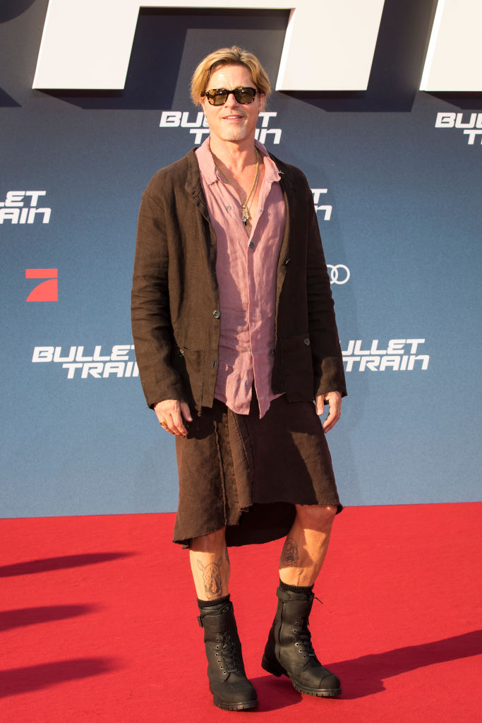 Brad Pitt en falda