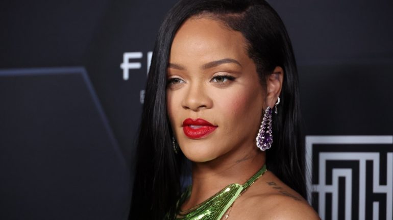Rihanna es la multimillonaria más joven