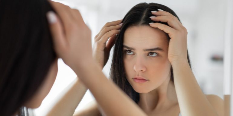 Caída del cabello: cuáles son las causas y cómo tratarlas
