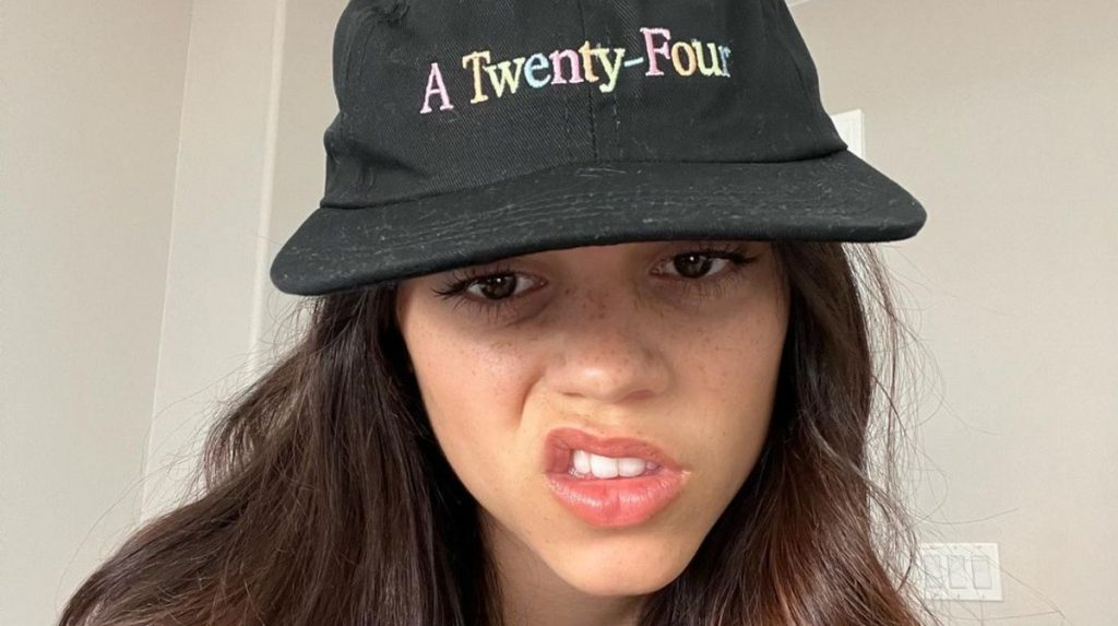 Quién es el hombre de 61 años del que se enamoró Jenna Ortega Revista Cosmopolitan
