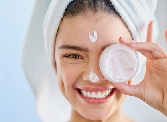Errores en tu rutina de belleza que te hacen lucir mayor