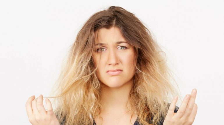 Cómo puedes reparar tu cabello después de ir al mar