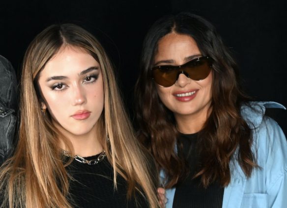 valentina paloma posa con radical cambio de look