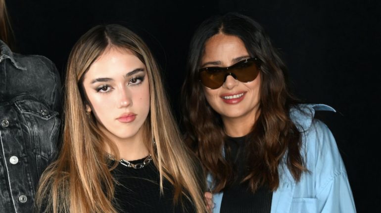 valentina paloma posa con radical cambio de look